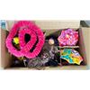 Image 2 : BOX OF BARBIES/KEN ON STANDS
