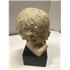 Image 2 : COLLECTABLE/ESTATE:  PORCELAIN BUST FIGURINE
