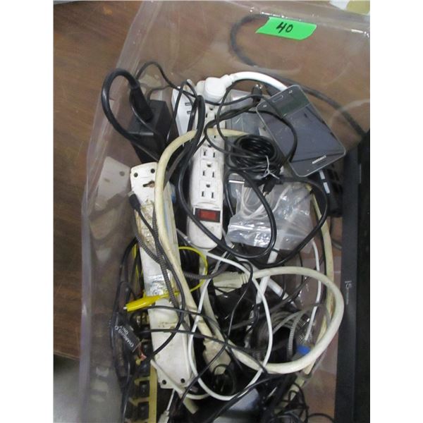 UNCLAIMED STORAGE:  TRAY C/W ASSORTED COMPUTER ITEMS