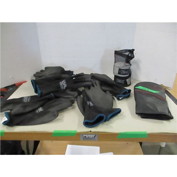 UNCLAIMED STORAGE:  BOX C/W GLOVES & MITTENS