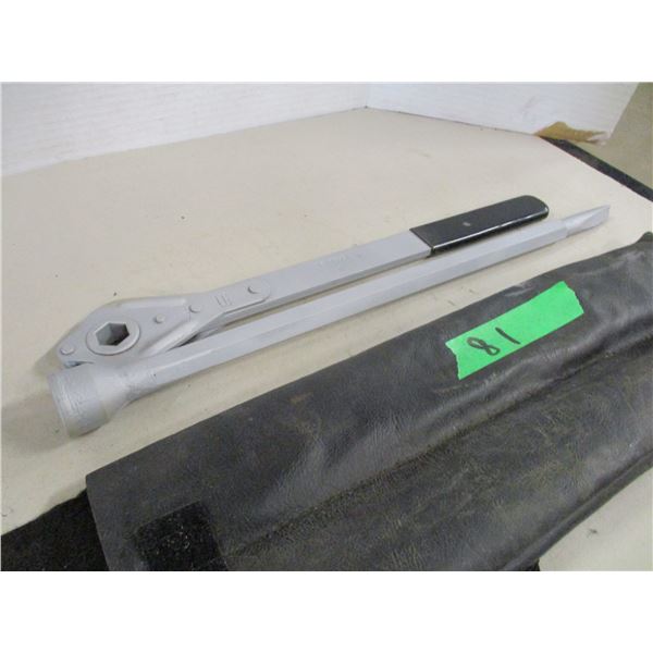 TIRE WHEEL WRENCH KIT