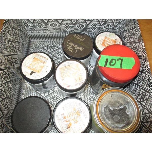 BOX C/W CRAFT & ASSORTED ITEMS