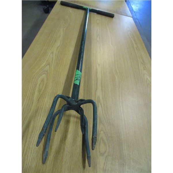 CLAW CULTIVATOR