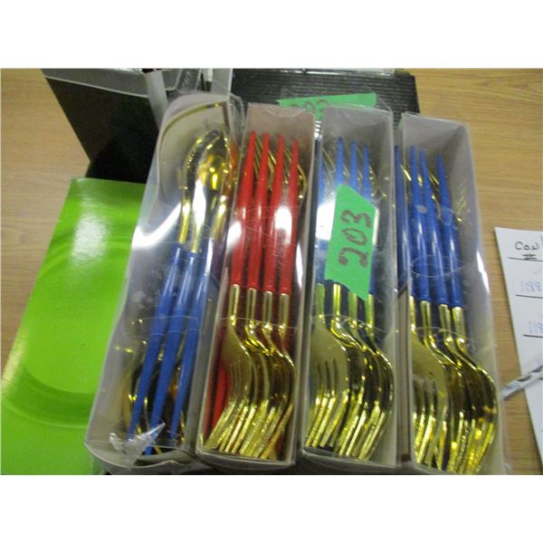 FLAT C/W PLASTIC CUTLERY