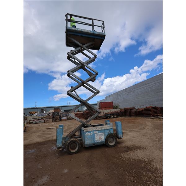 Genie GS3268 Scissor Lift - (Run & Lifts See Video)