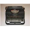 Image 2 : Vintage Underwood Typewriter