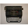 Image 6 : Vintage Underwood Typewriter