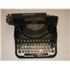 Image 7 : Vintage Underwood Typewriter