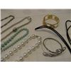 Image 6 : Lot of Vintage Jewelry