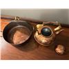 Image 2 : Copper pot & Kettle (2 items)