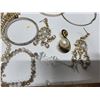 Image 3 : Lot of jewelery- Gold colored