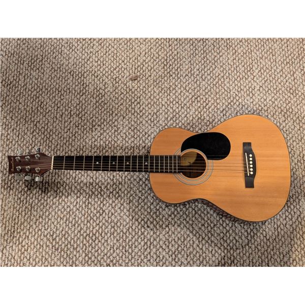 6 String Acoustic Guitar (Good Condition)