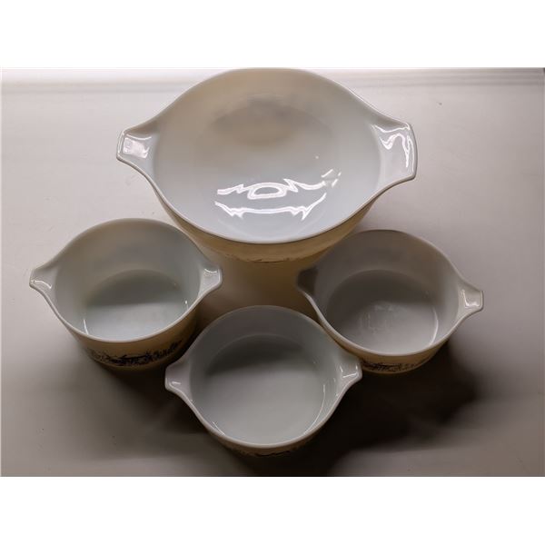 Set of (4) Pyrex Vintage Mixing Bowls w/ Pattern (Great Condition)