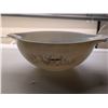 Image 2 : Set of (4) Pyrex Vintage Mixing Bowls w/ Pattern (Great Condition)