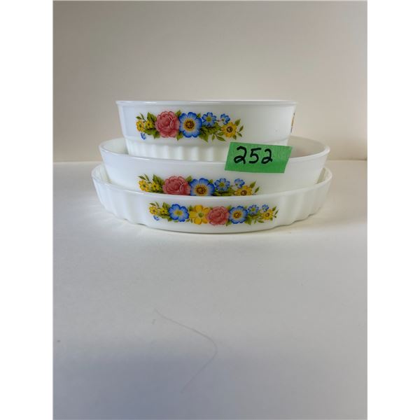 PYREX “Cottage Garden” Baking dish set.