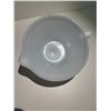Image 3 : Vintage Fire King Batter Bowl: D Handle, Pour Spout.