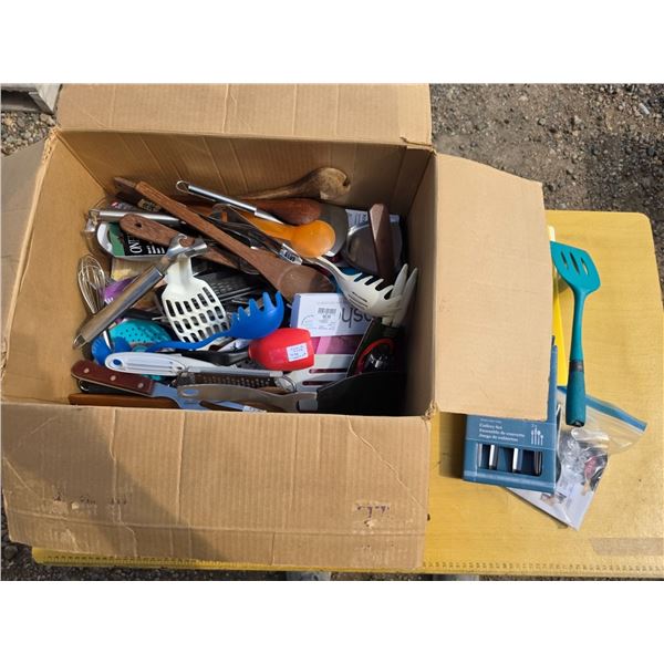 Lot of kitchen items