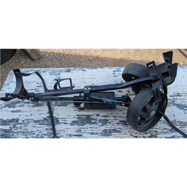 INTECH LITE RIDER Golf Push Cart w/ golf Balls (ok Condition)