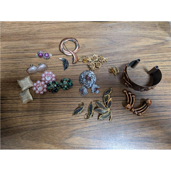 Lot full of Misc. Jewelry (Vintage) (Earrings, Brooches, Pins, Etc.)