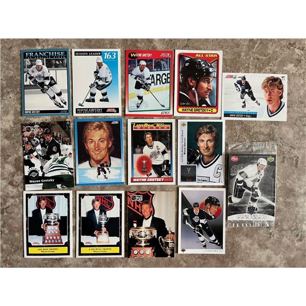 Wayne Gretzky lot of 14 different hockey cards.