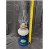 Image 4 : Vintage Bee Hive Oil lamp w/ Blue Base w/ Chimney