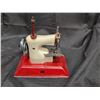 Image 2 : Vintage Sew-O-Matic Junior Toy Sewing Machine (Straco)