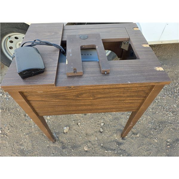Sewing table with singer sewing machine-26" by 20" by 31"H