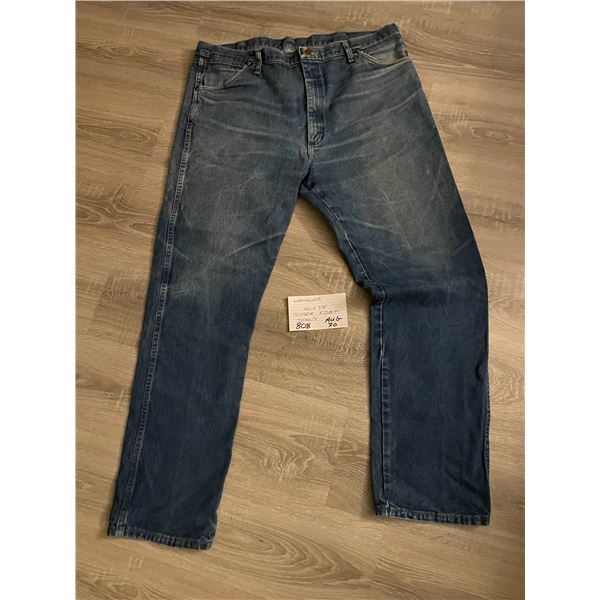 Wrangler - 40 x 34 - copper rivet jeans