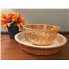 Image 1 : Peach Lustre Bowl & Mayfair & Jackson pie plate
