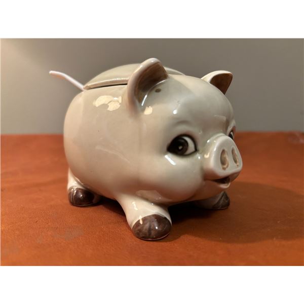 Piggy Condiment Server