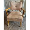 Image 1 : Beige Vintage Armchair