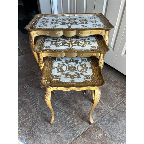 Victorian style nesting table set (3)
