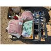 Image 1 : Pallet of household items