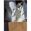 Image 5 : Pallet of household items