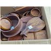 Image 2 : Lot of wood kitchen items