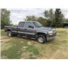 Image 1 : 2002 silver CHEV 2500 4x4 Quad Cab Diesel, showing 373,448 Km., New Batteries, 5th Wheel hitch, SN. 