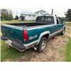 Image 8 : GMC 2500 Ext. Cab, 4x4 Diesel, Auto, showing 423,609 Km., New Batteries, Silver & green, SN. 1GTGK29