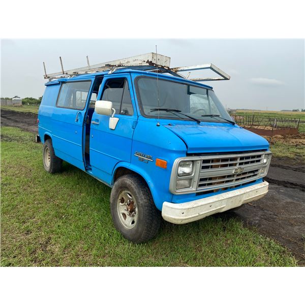 1985 Blue CHEV 3/4 Van, sold for parts, c/w roof rack, has been shedded, should run
