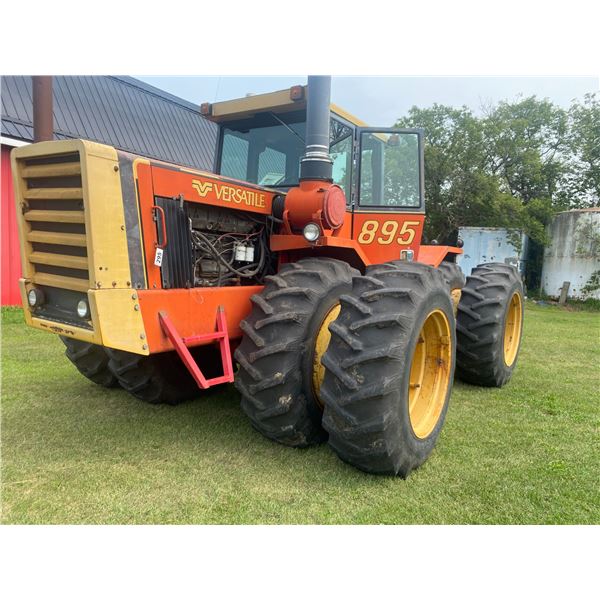 1981 VERSATILE 895 Tractor, CAHR, GPS 1500 & Wheel, showing 3319 hrs, s/n 090923 4 Hyds & Return Lin
