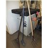Image 2 : Garden Tool Lot