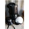 Image 2 : Round leather case w/ two extra motorcycle helmet