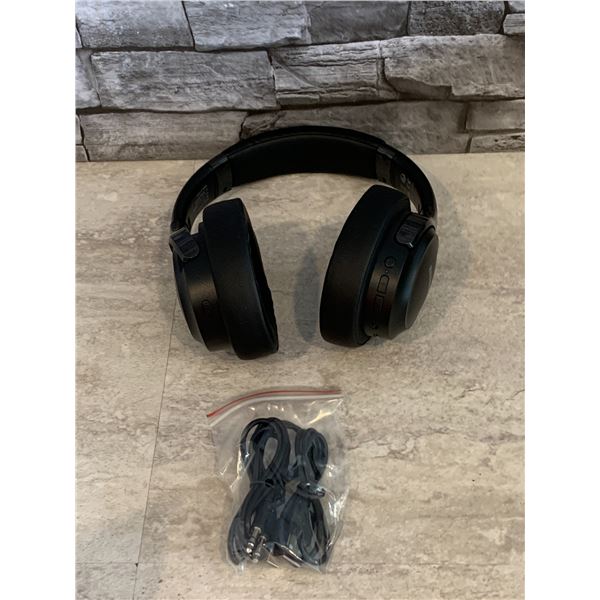Wireless Headphones - Model: WH202A - New