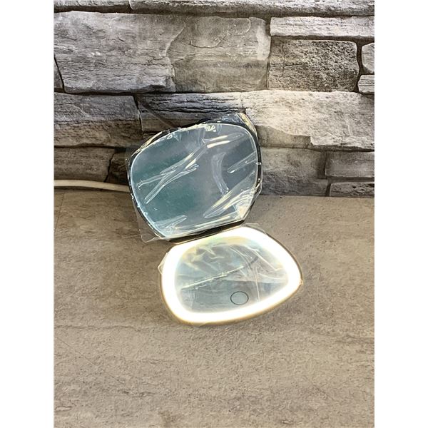 LED Portable Makeup Mirror - 3 Light Settings - New