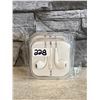 Image 2 : Earpods - Wired - 2 Pack - New