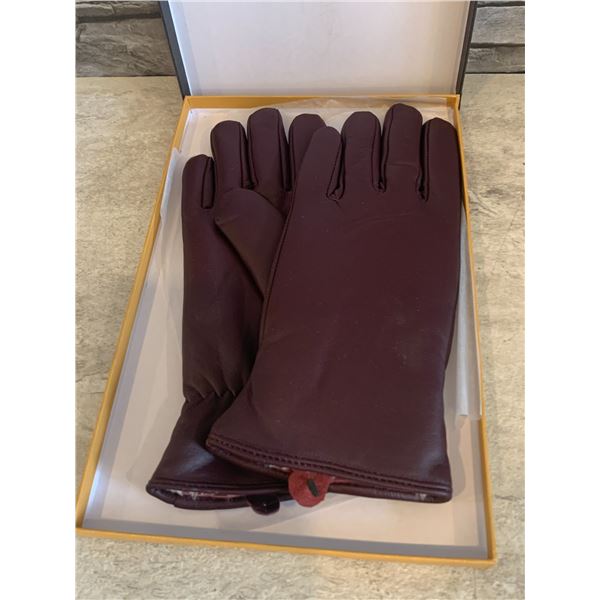 Ladies Insulated Gloves - Size M - Wine Red - New