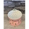 Image 2 : Elevated Cat Food Bowl - Ceramic - Dragon Fruit - New