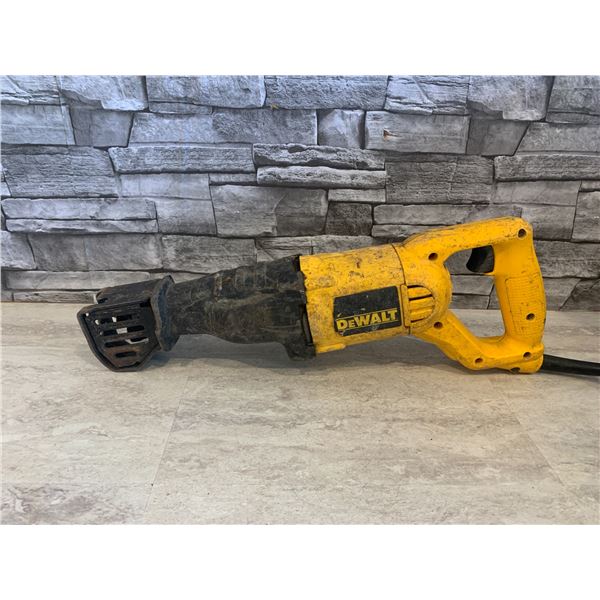 DeWalt Reciprocating Saw - Model #: DW304P - 1 1/8" Stroke - Corded - Tested
