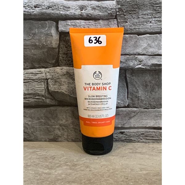 The Body Shop - Vitamin C Glow Boosting Microdermabrasion Cream - 100mL - New