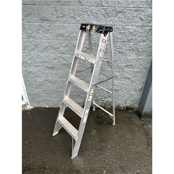 Aluminum 4 Step Ladder - Slightly bent