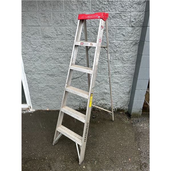 Featherlite 5 Step Aluminum Folding Ladder - 200lb Capapcty - 6 ft